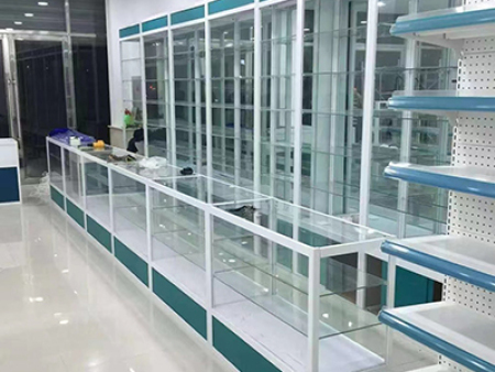 甘肅金奧智能物流裝備制造有限公司關(guān)于蘭州貨架訂做相關(guān)介紹,甘肅藥品貨架的環(huán)保設(shè)計(jì)是指采用環(huán)保材料和節(jié)能設(shè)備，減少對環(huán)境的污染和能源消耗。這種設(shè)計(jì)符合環(huán)保法規(guī)和社會責(zé)任，也能夠提高企業(yè)形象和價(jià)值。