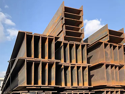 ​ 兰州H型钢公司,甘肃H型钢采用材料制造，具有出色的耐久性能。它不易受到外界环境的侵蚀和损坏，能够长期保持建筑的稳定性和结构完整。